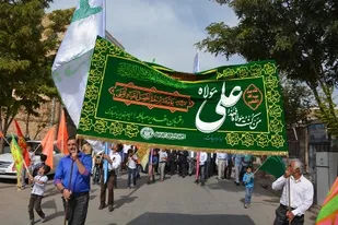 حرکت کاروان غدیریه در شهر کیان