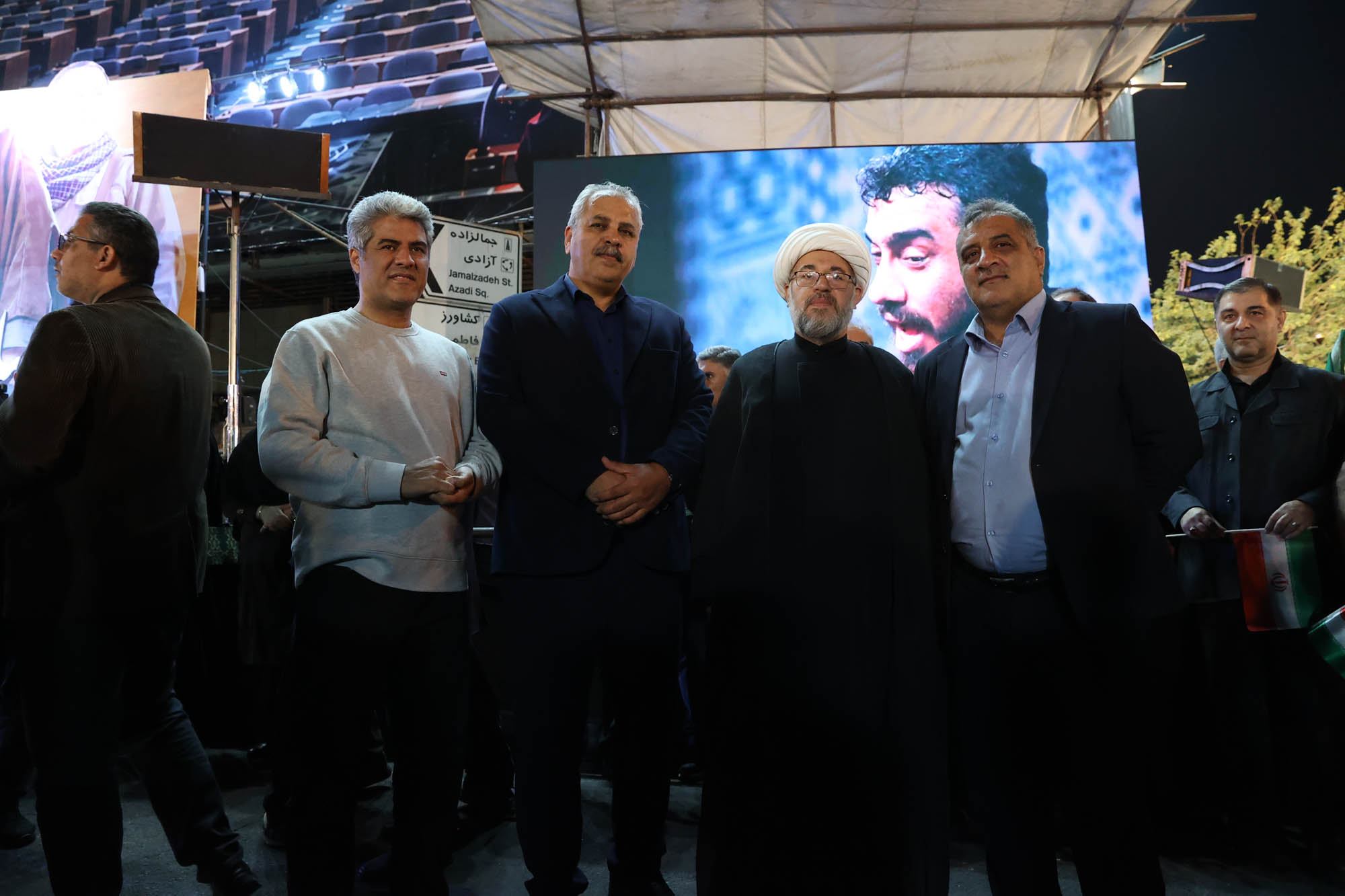 اجتماع بزرگ جامعه ورزش و جوانان «ورزش، جان‌فدای ایران» در میدان انقلاب