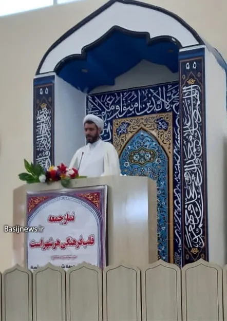 نقش اساسی  روحانیت در دفاع مقدس تقویت روحیه معنوی رزمندگان بود