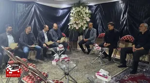 حضور نماینده منتخب مجلس در منزل شهیدحسین امیرعبدالهیان، مرد میدان دیپلماسی عزت
