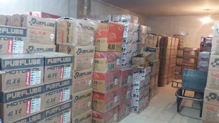 پلمب انبار غیر مجاز احتکار انواع روغن&zwnj;های خودرو در اصفهان