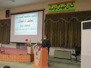 حضور در نماز های جماعت باعث افزایش روحیه معنوی ورزمی کارکنان می باشد