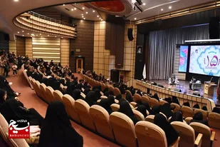 برگزاری جشن باشکوه ۴۵ سالگی انقلاب اسلامی در دانشگاه علوم پزشکی همدان