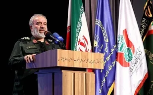 بانوان، خط&zwnj; مقدم جنگ&zwnj; در این برهه از زمان هستند
