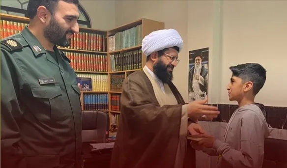 قدردانی امام جمعه و فرمانده سپاه شهرستان قدس از  هنرمند جوان