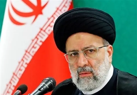اینکه دشمن ریشه ناکارآمدی‌هاست دشمن را تشجیع می‌کند