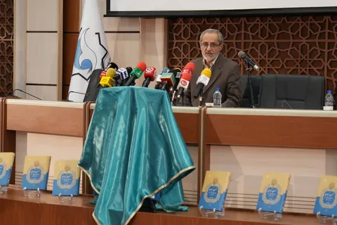 روایت کتاب «ارتباط انسان-جهان» از زبان استاد فلسفه دانشگاه علامه طباطبائی؛  دوازده سال پژوهش و رجوع به دو هزار کتاب