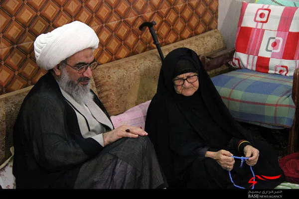 دیدار نماینده مقام معظم رهبری در استان بوشهر با مادر شهید بیژن گُرد + تصاویر