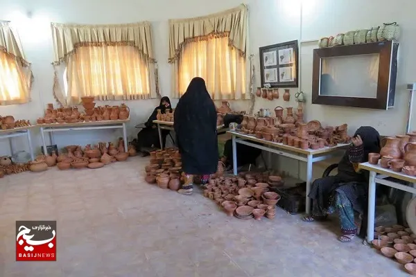 زنانی که صنایع‌دستی کشور را جهانی کردند/ عرضه سفال تنها موزه زنده دنیا از کلپورگانِ سراوان به بازارهای جهانی