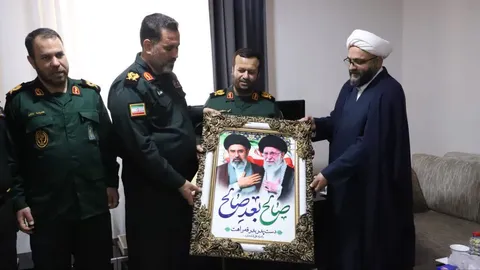 دیدار فرمانده سپاه هرمزگان و مسئول دفتر نمایندگی ولی فقیه در امام سجاد(ع) با فرمانده انتظامی استان هرمزگان 