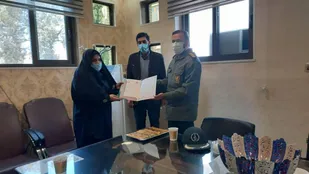 سرهنگ اصلانی جانشین سپاه ناحیه مقاومت بسیج با ریاست آموزشکده دختران نجف آباد دیدار وگفتگو نمودند