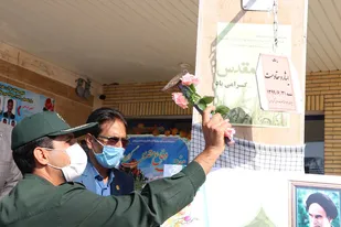 نواختن زنگ ایثار و مقاومت در طبس