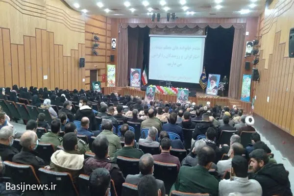 امنیت امروز کشور را مدیون جهاد پاسداران و نیروهای نظامی هستیم