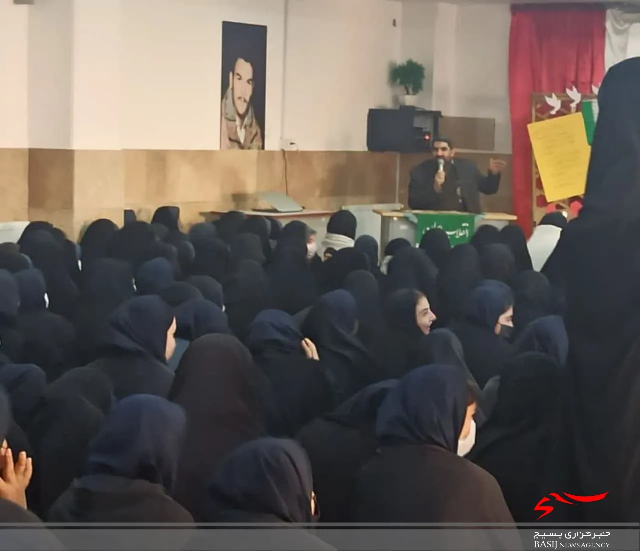 گرامیداشت هفته بسیج با حضور دهه هشتادی‌ها در قم