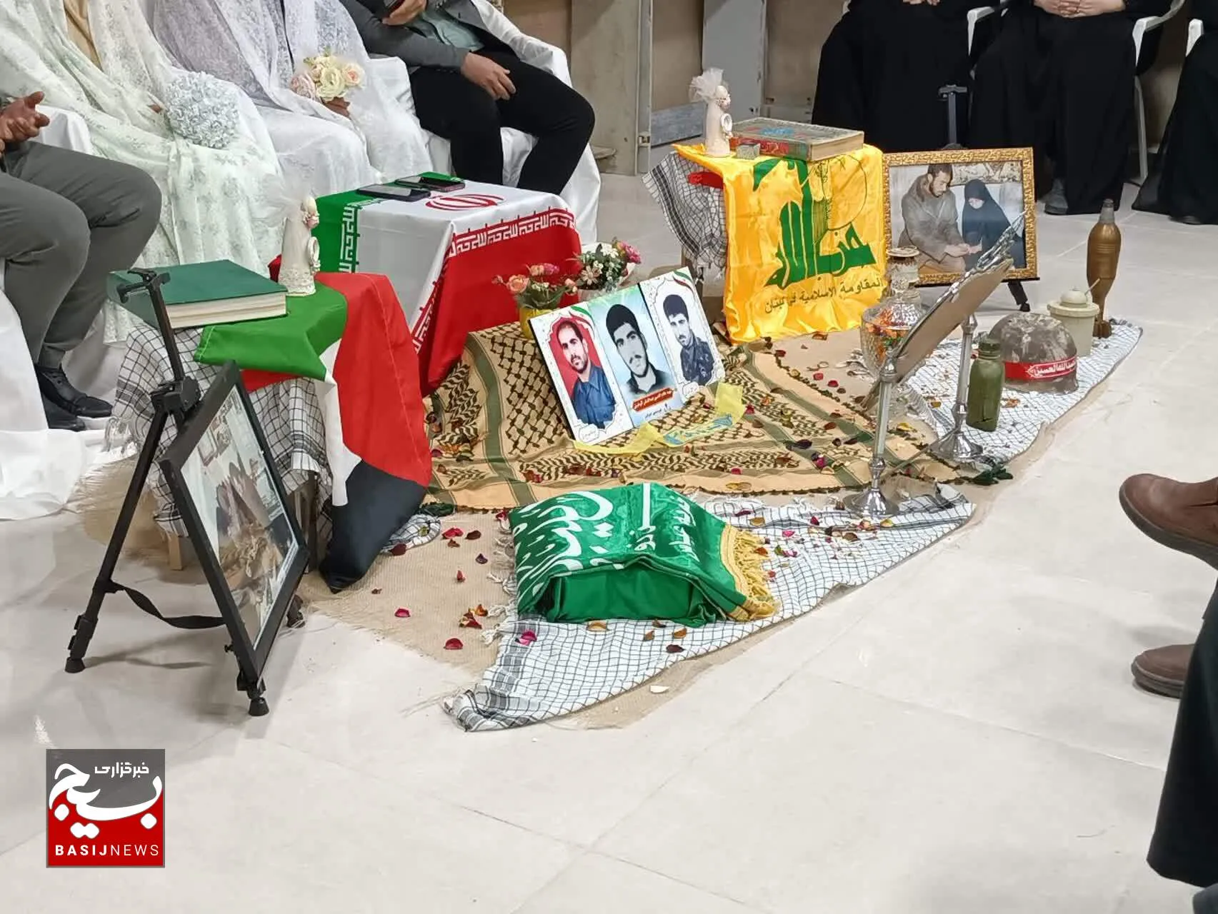 پیوندهایی که در خانه شهید بندر ماهشهر به سرانجام می‌رسد؛ عقد زوج‌های جوان در کنارخانواده شهدا