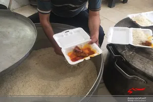 ٢٠٠٠ پرس غذای گرم بین خانواده های نیازمند و آبرومند در زاهدان توزیع شد