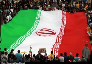 ملت ایران با هوشیاری کم نظیر خویش دشمنان انقلاب را ناکام می&zwnj;گذارند /تمام قد پای تحقق آرمان&zwnj;ها ایستاده ایم