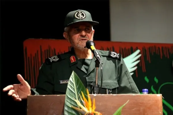 هرگز از مواضع به حق خود در قبال دشمنان کوتاه نخواهیم آمد