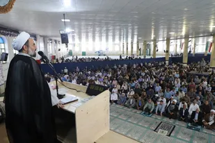 مردم در انتخاب خود سوابق عملکردی رؤسای جمهور متفاوت را فراموش نکنند