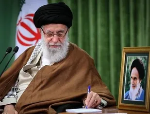 استفتاء جدید از رهبر معظم انقلاب/ اگر طبق مقررات زدن واکسن الزامی شود، تکلیف چیست؟