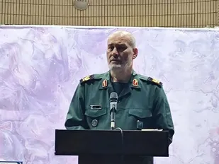 امام قدرت مردم سالاری دینی را در انقلاب اسلامی زنده کرد