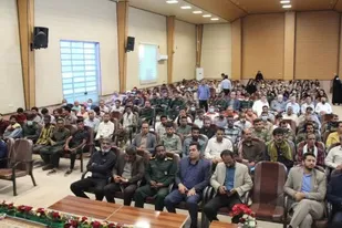 اجتماع بزرگ بسیجیان کهنوج همراه با پخش زنده سخنرانی رهبر انقلاب در دیدار بسیجیان