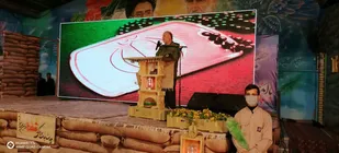 اصفهان نه تنها به ۳۷۰ شهید ۲۵ آبان بلکه به ۲۳۰۰۰ شهید این استان افتخار می کند