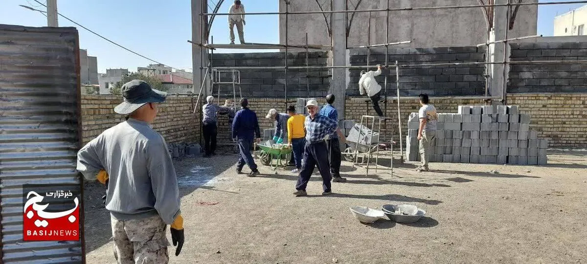  جهادگران بسیج شهدای باورس در سازندگی حسینیه روستا پیشگام شدند