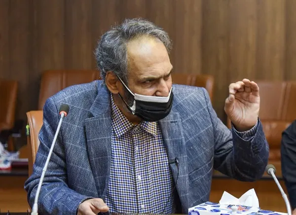 امتیاز زن را در فضای مجازی به ظاهرش خلاصه کرده اند