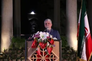 از «رندی» تا «نغمه‌پردازی»/ بازخوانی نوآوری‌های زبانی حافظ در کلام وزیر فرهنگ