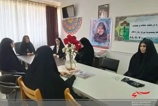 تجلیل از دختران بسیجی میانه ای به مناسبت دهه کرامت و روز دختر