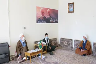 کارکنان ناحیه مقاومت بسیج ارسنجان با امام جمعه دیدار کردند