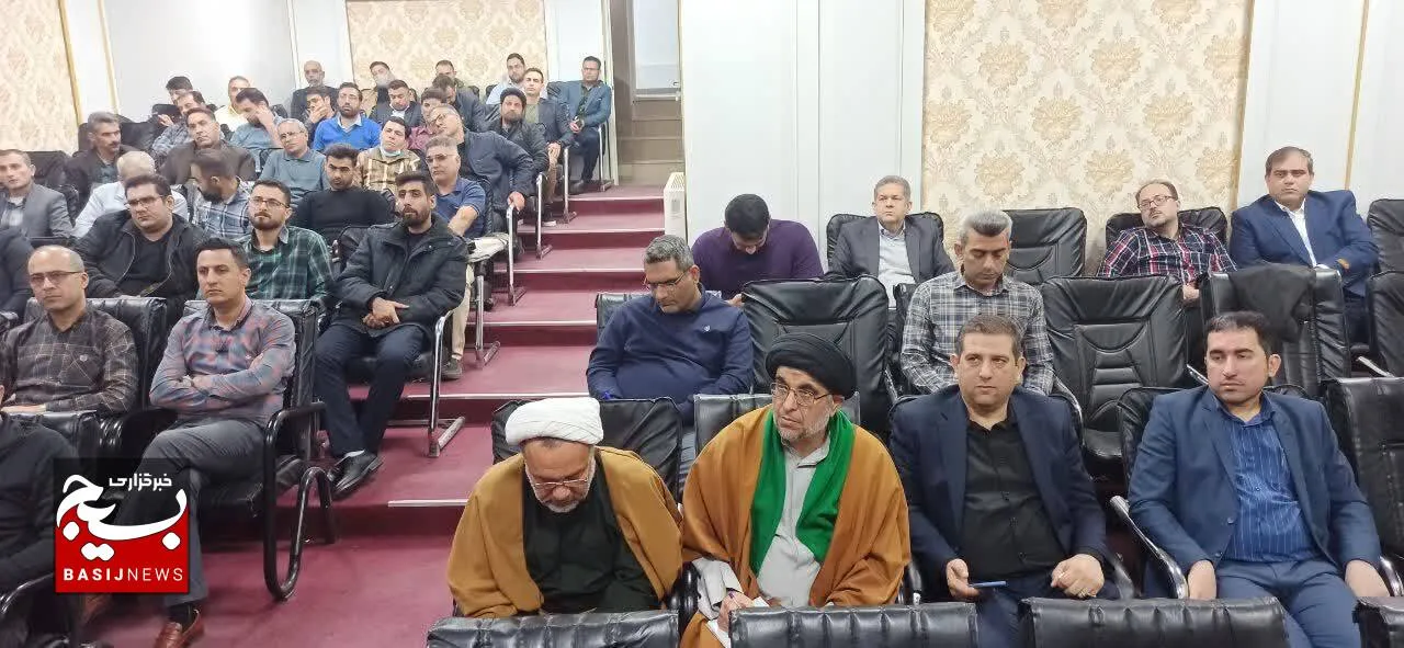 با حضور جمعی از جامعه کار و تولید ؛
دومین مرحلهِ طرح ولایت برگزار شد