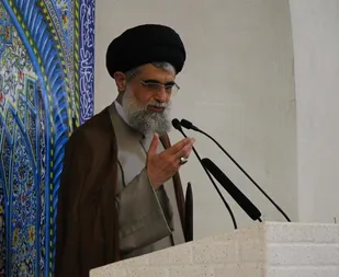 برخی از اقدامات در انزلی در راستای بروز فتنه است / مرز بین انقلابیون و فتنه&zwnj;گران باید مشخص باشد