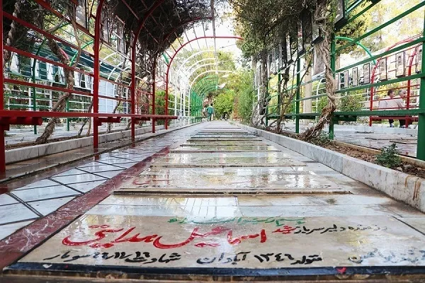 پیگیری ساماندهی گلزار شهدای دارالرحمه شیراز