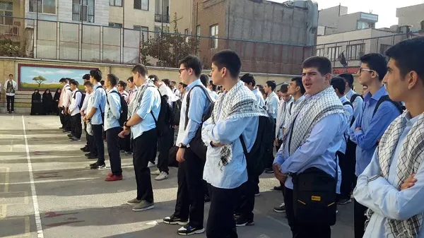زنگ مقاومت در مدرسه به صدا درآمد