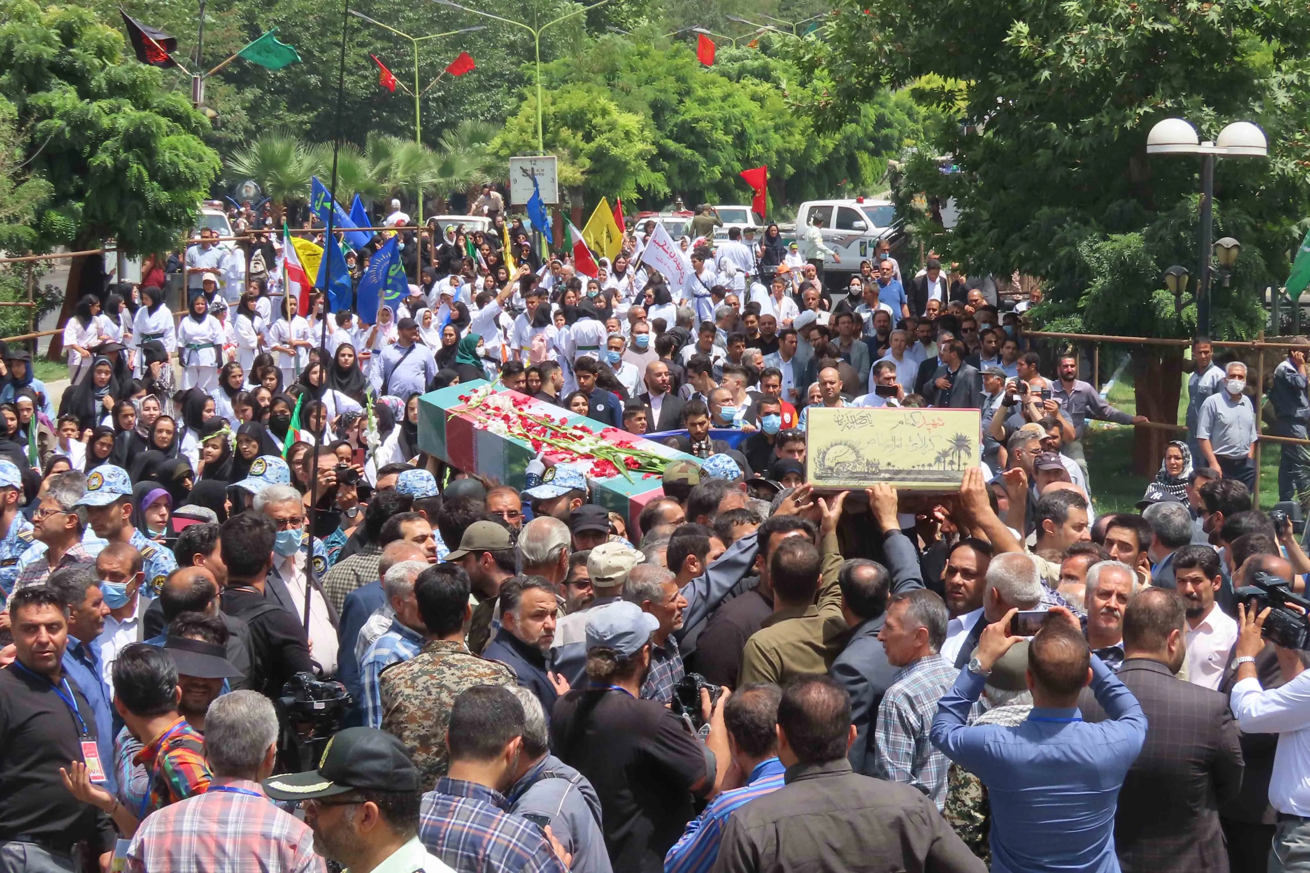 برگزاری مراسم تشییع و تدفین دو شهید گمنام دفاع مقدس در مجموعه ورزشی انقلاب