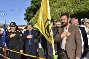 مشارکت در خواندن سرود سلام فرمانده بیانگر شعور و شور مردم به ارزش های دینی است
