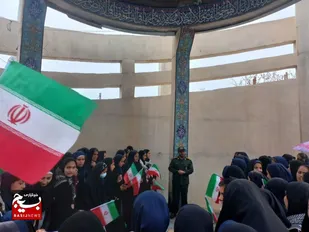 غبار روبی گلزار شهدا همزمان با هفته بسیج در شهرستان فارسان چهارمحال  و بختیاری