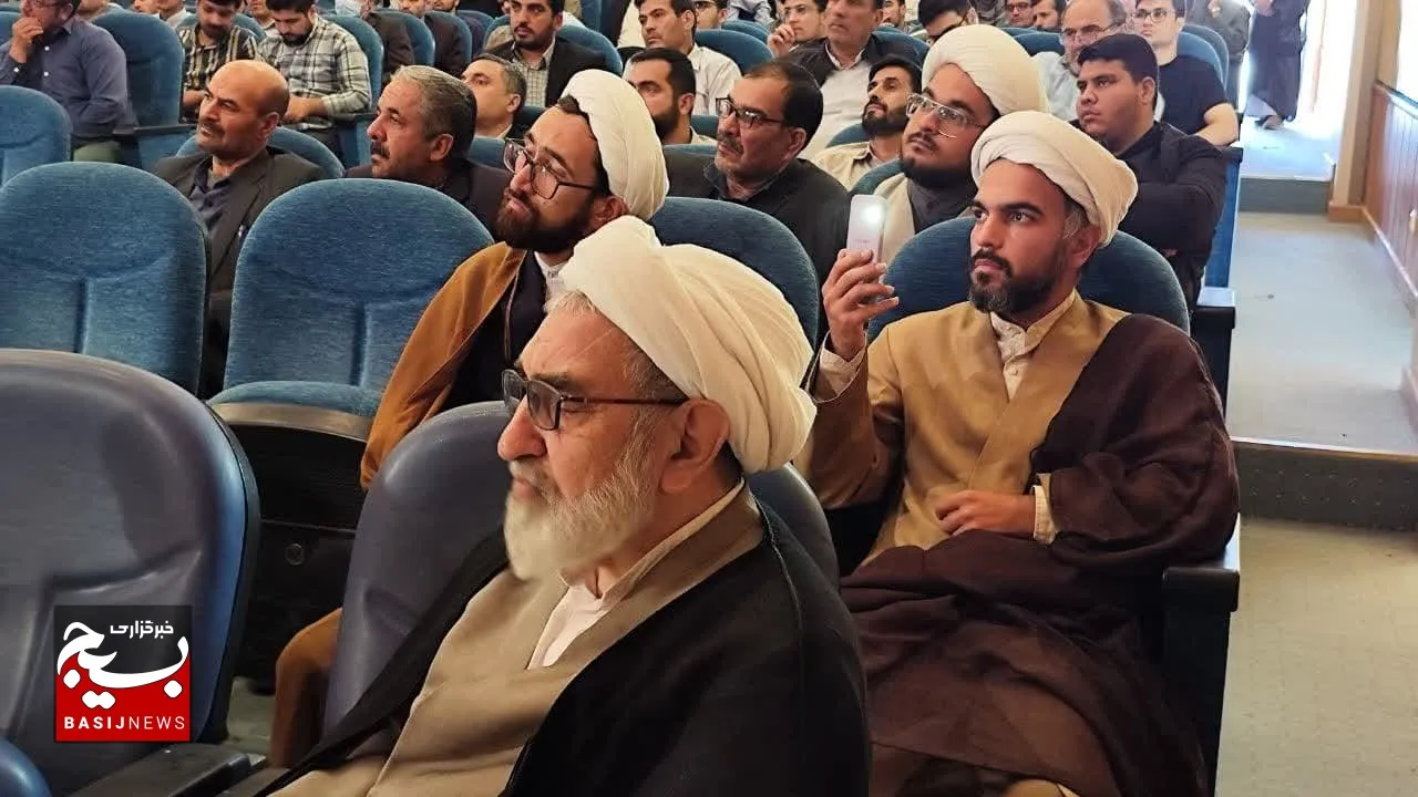 تجلیل از مربیان نمونه عقیدتی سیاسی در سبزوار+عکس