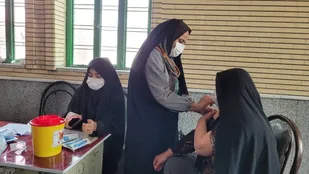 برپایی میز خدمت پزشکی و ایستگاه سلامت و واکسیناسیون در شهرستان کهگیلویه