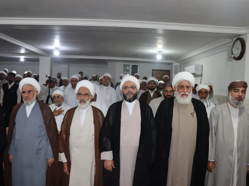نشست صمیمی نماینده ولی‌فقیه در سپاه ونماینده رهبرمعظم انقلاب، با علمای شیعه و اهل‌سنت هرمزگان