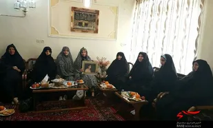 دیدار بسیجیان پایگاه آمنه همدان با خانواده شهید &laquo;مسلم خانی&raquo;
