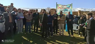 پیاده روی بزرگ خانوادگی مردم ولایتمدار روستای گله دار از توابع شهرستان بدره +عکس