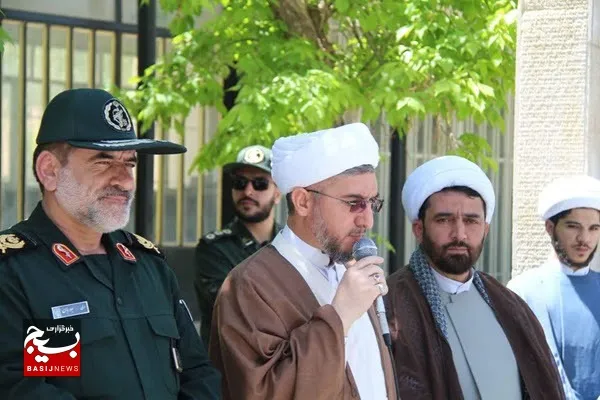 شهید مطهری برترین الگوی مربیان عقیدتی و هادیان سیاسی در جهاد تبیین است