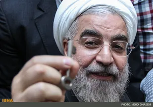 صحنه آرایی انتخاباتی روحانی با "حصر شورای نگهبان"!