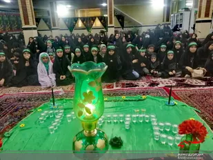 همایش سه ساله های حسینی در اشتهارد برگزار شد