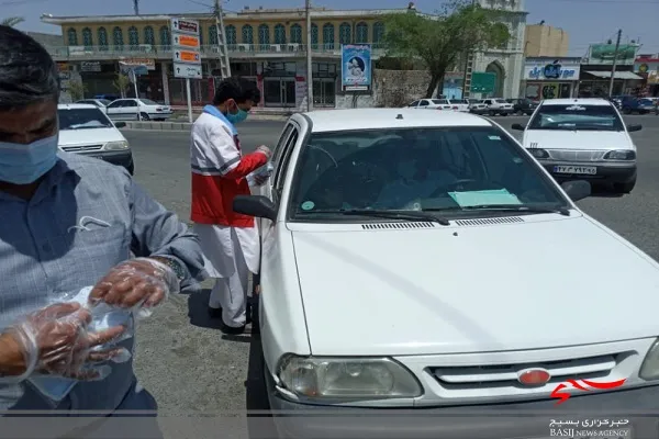 توزیع ۳۵۰۰ عدد ماسک رایگان در ایرانشهر