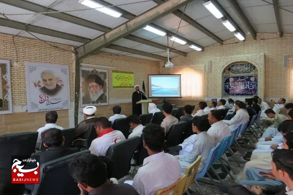 تقدیر از دانش آموزان پذیرفته شده شهرستان فنوج درکنکور ۱۴۰۱