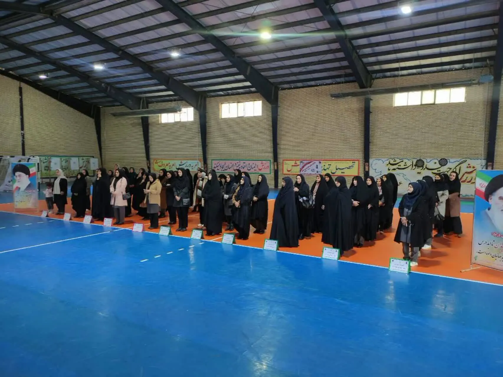 جشنواره فرهنگی ورزشی بازی های بومی محلی ( جام فجر) ویژه کارمندان ورزشکار بسیجی خواهر شهرستان آبدانان 